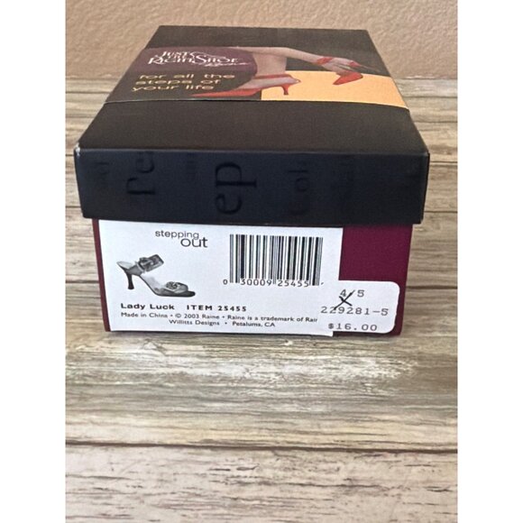 Just The Right Shoe by Raine Lady Luck 2003 #25455 Stepping Out NEW in Box - Picture 2 of 12